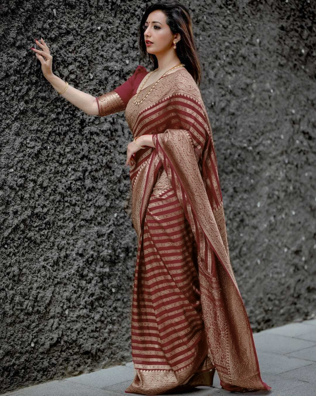 SOMVATI Captivating Banarasi Kanjivaram Jacquard Woven Self-Design Saree: Redefining Ethnic Grandeur